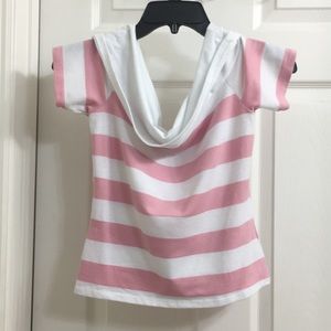 Top and the neck be pushed down to the shoulders.